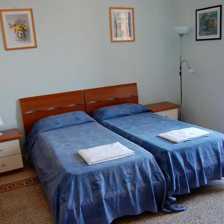 Bed & Breakfast One Step From St. Peter *